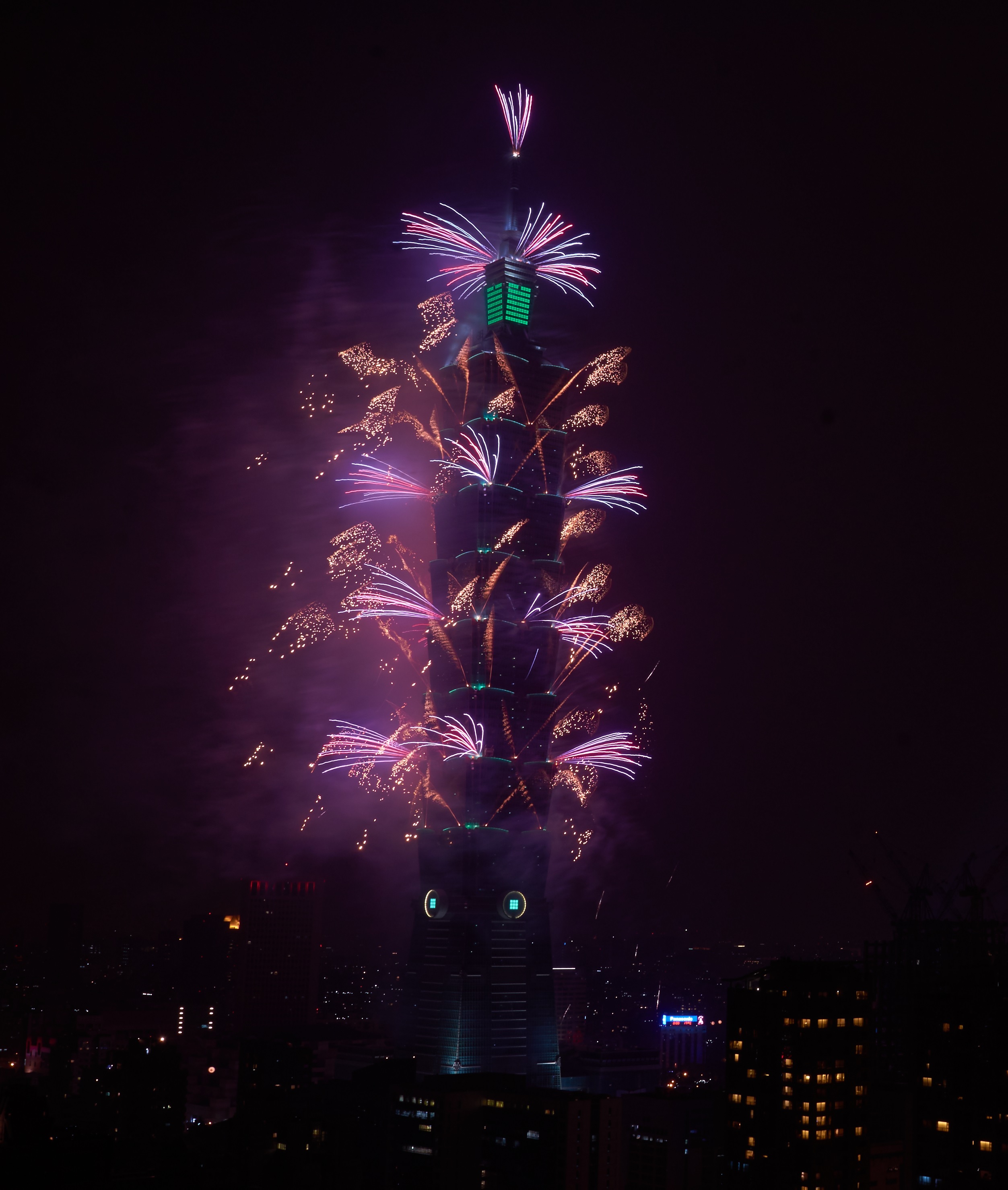 【新聞圖片】飛利浦(pu)炤明助力檯北101打造檯灣綠(lv)色地標 (2).jpg